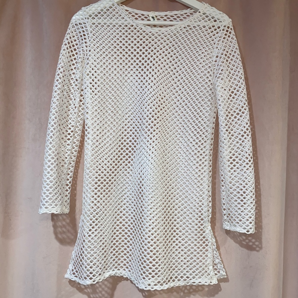 White fishnet cover-up - Picture 3 of 8